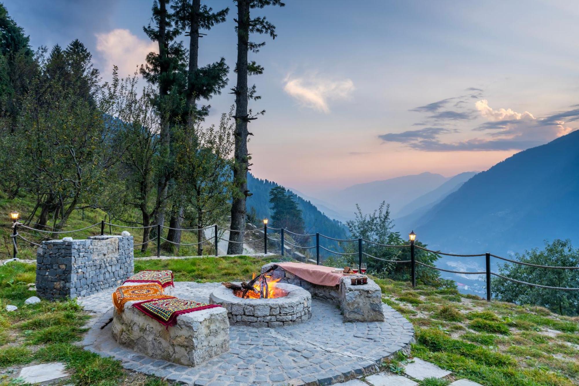 Montane Chalet , Sethan Manāli Екстериор снимка